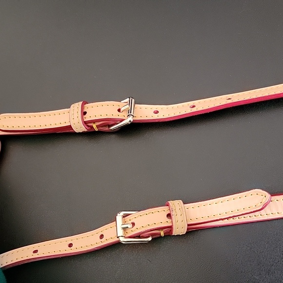 Dooney & Bourke Retro Rainbow Grafica Adjustable Strap Crossbody Bag NWOT - Picture 11 of 16